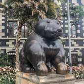 Perro, Plaza Botero